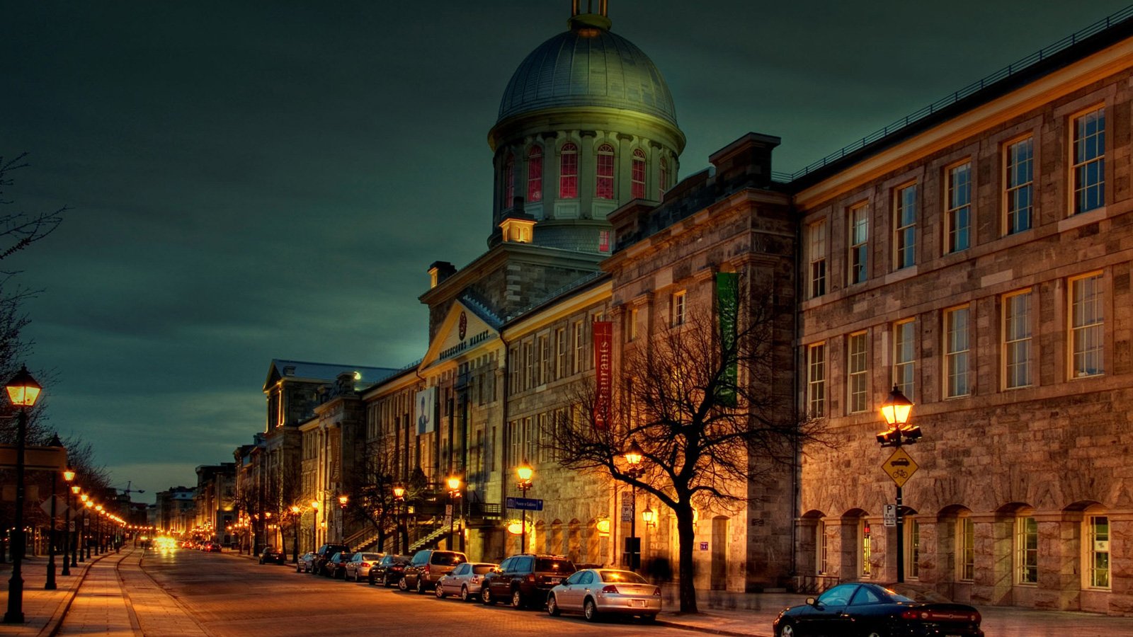 bonsecours-market-at-night