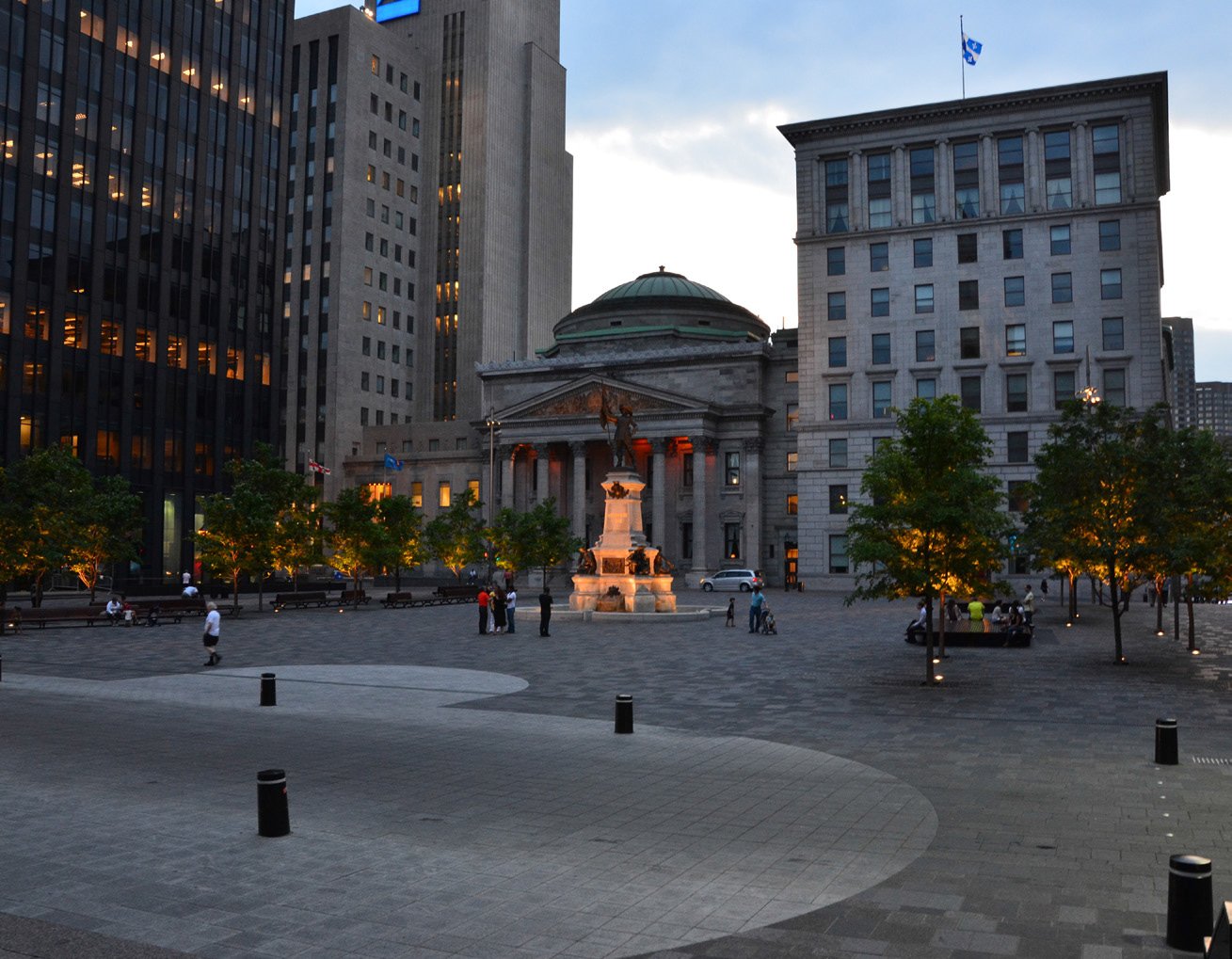 Place d. Площадь Виктории, Монреаль. Place d'armes Montreal. Place d'armes (Montreal Square). Монреаль дворец.